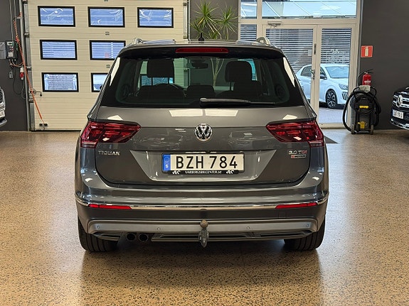 Volkswagen Tiguan 5 of 21