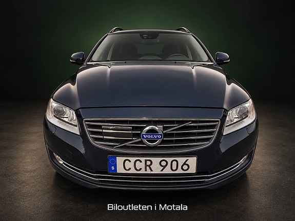 Volvo V70 3 of 11