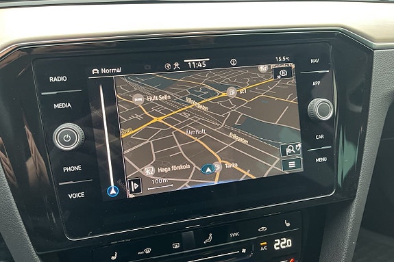 Volkswagen Passat 16 of 18