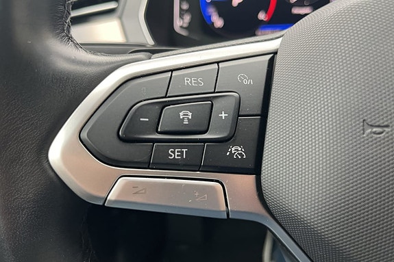 Volkswagen Passat 17 of 18