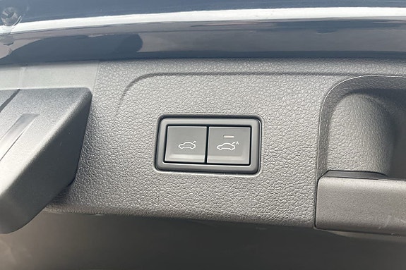 Volkswagen Passat 14 of 18