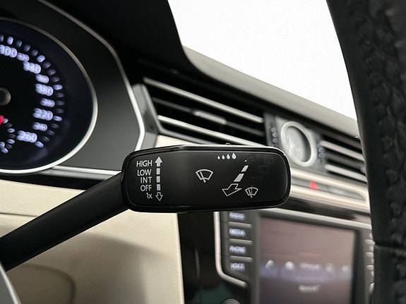 Volkswagen Passat 20 of 30