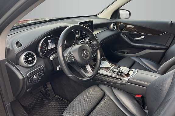Mercedes-Benz GLC220 d 10 of 17
