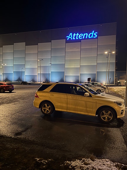 Mercedes-Benz ML350 14 of 23