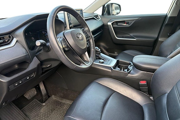 Toyota RAV4 14 of 21