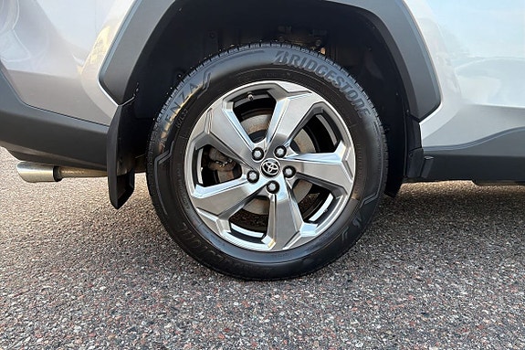 Toyota RAV4 17 of 21