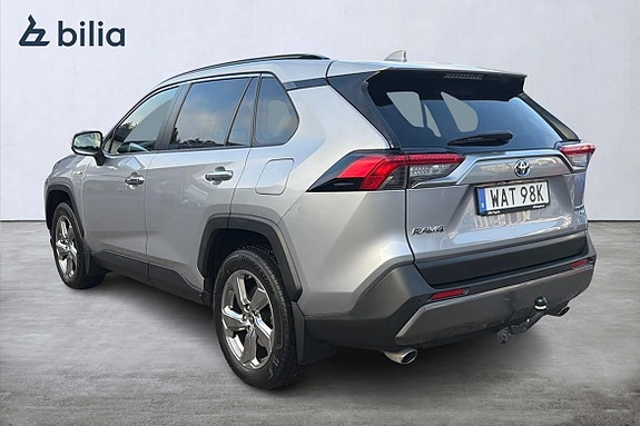 Toyota RAV4 2 of 21