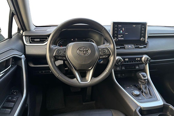 Toyota RAV4 11 of 21