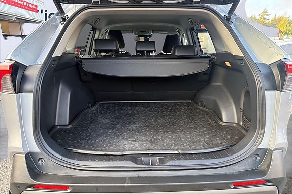 Toyota RAV4 12 of 21