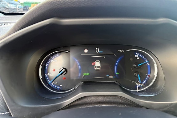 Toyota RAV4 16 of 21