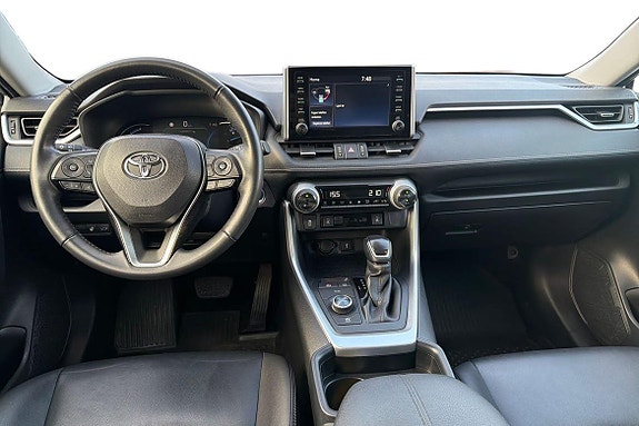 Toyota RAV4 10 of 21