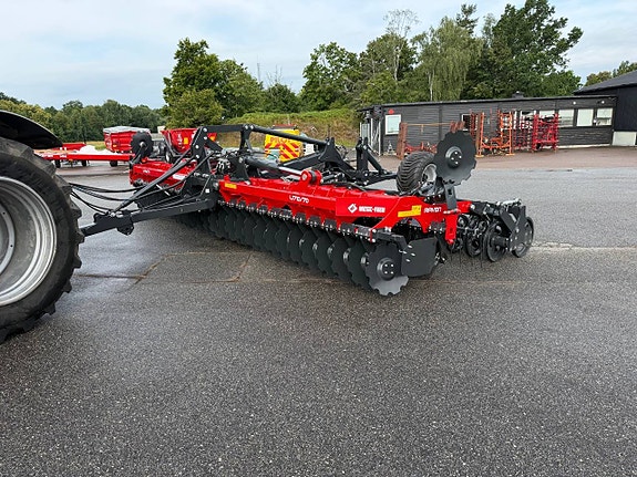 Metal-Fach U710/70 RAVEN OPTI – 7 m Tallriksredskap