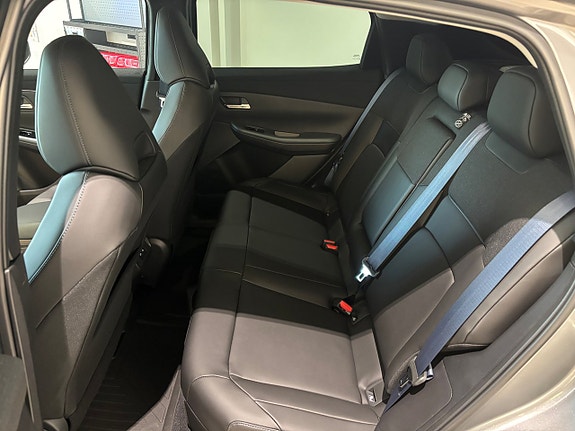 Nissan Leaf 12 of 18