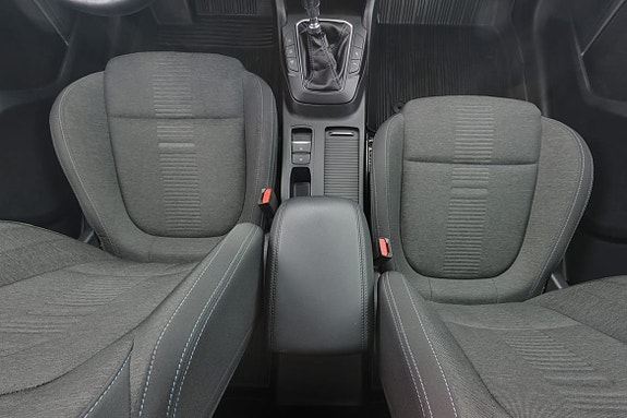 Ford Focus 9 of 13