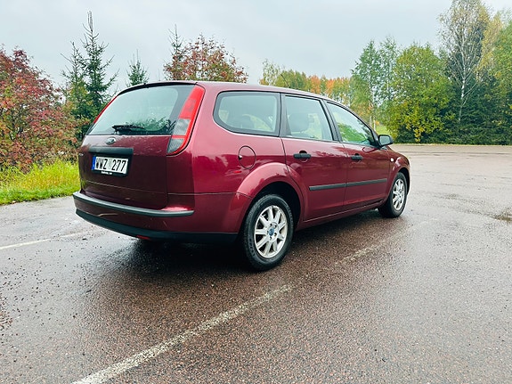 Ford Focus 2 of 5
