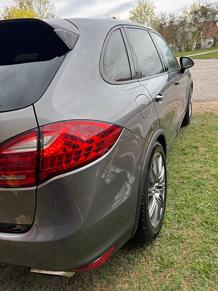 Porsche Cayenne 17 of 19