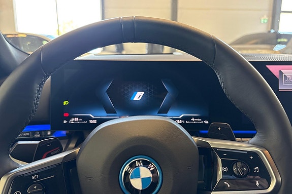 BMW 530e 15 of 18