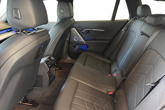 BMW 530e 11 of 18