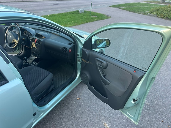 Opel Corsa 11 of 13