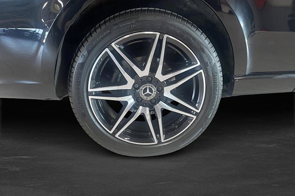 Mercedes-Benz V300 5 of 19