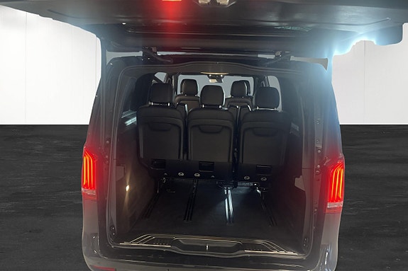 Mercedes-Benz V300 13 of 19