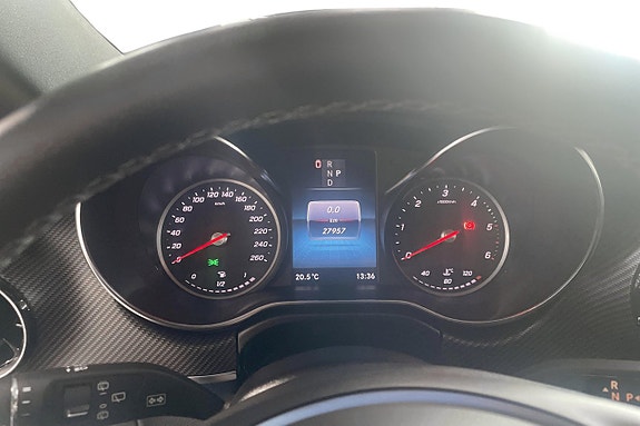 Mercedes-Benz V300 7 of 19