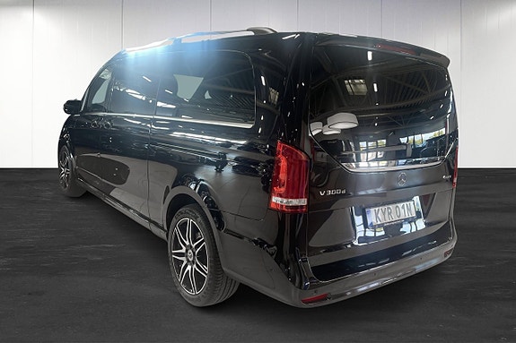 Mercedes-Benz V300 3 of 19