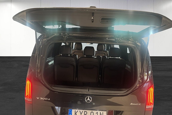 Mercedes-Benz V300 12 of 19
