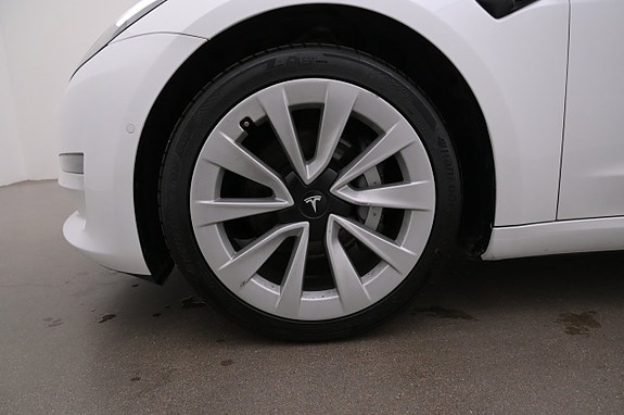 Tesla Model 3 27 of 27