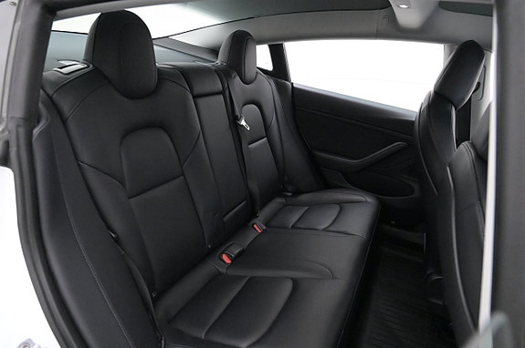 Tesla Model 3 22 of 27