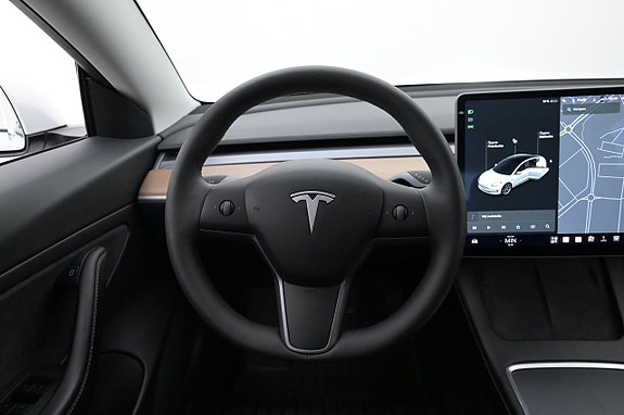 Tesla Model 3 7 of 27