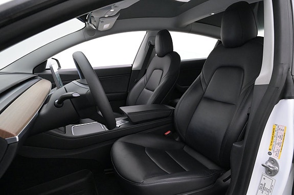 Tesla Model 3 9 of 27