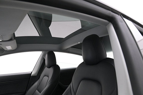 Tesla Model 3 21 of 27