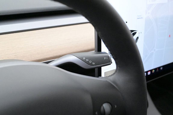 Tesla Model 3 8 of 27