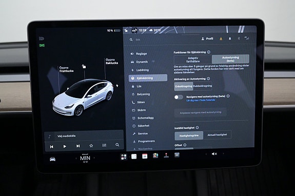 Tesla Model 3 12 of 27