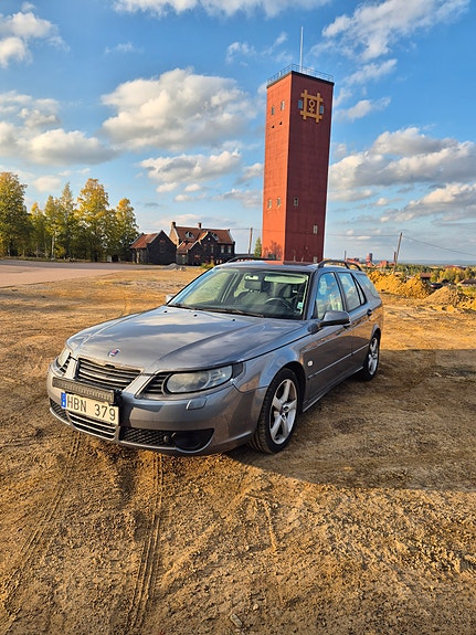 Saab 9-5 2 of 7