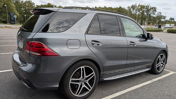 Mercedes-Benz GLE350 d 4 of 9