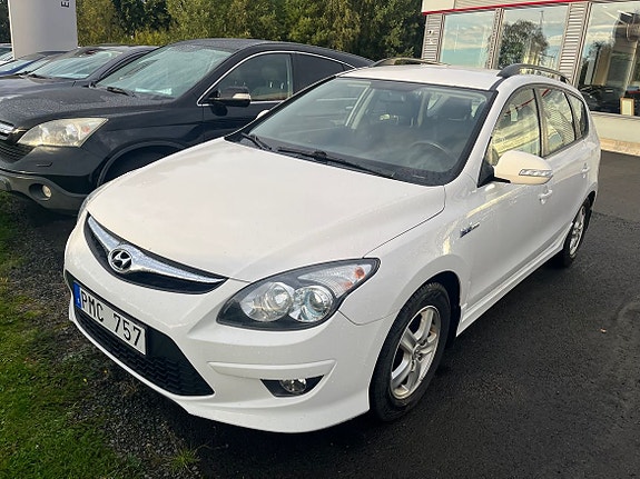 Hyundai i30 2 of 5