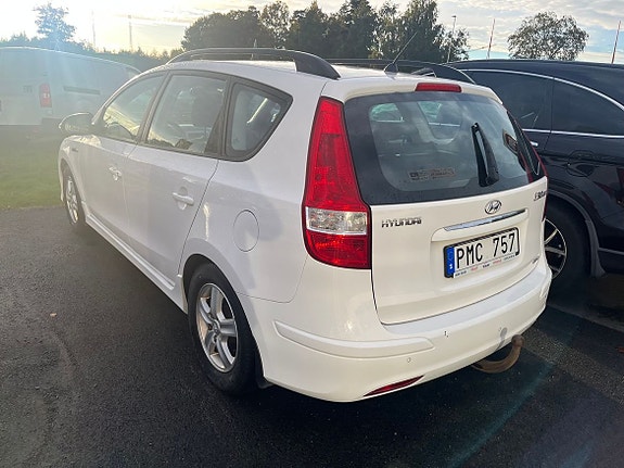 Hyundai i30 4 of 5