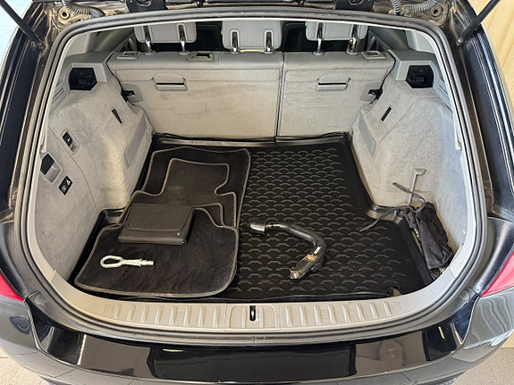 BMW 330i 19 of 19