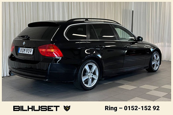 BMW 330i 3 of 19