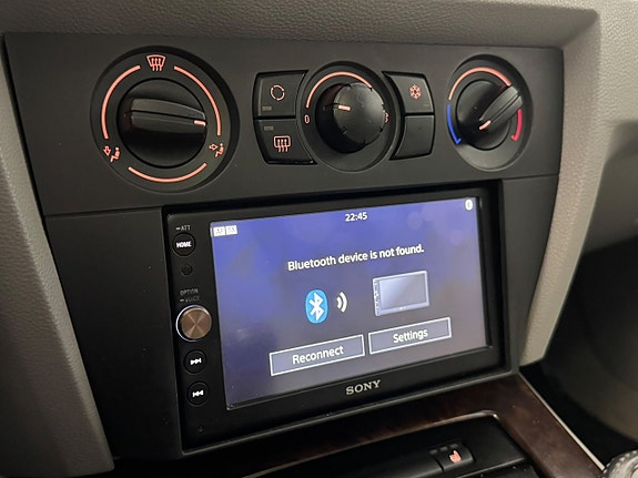 BMW 330i 14 of 19