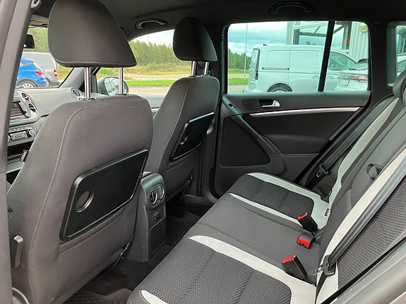 Volkswagen Tiguan 16 of 19