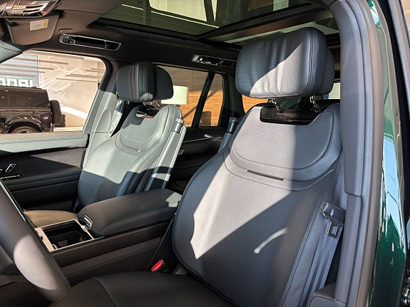 Land Rover Range Rover 8 of 11