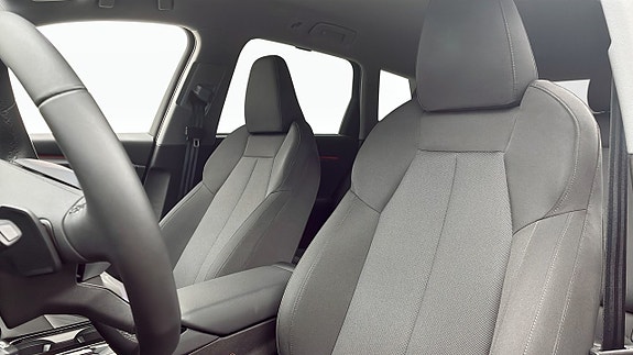 Audi Q6 e-tron 8 of 12