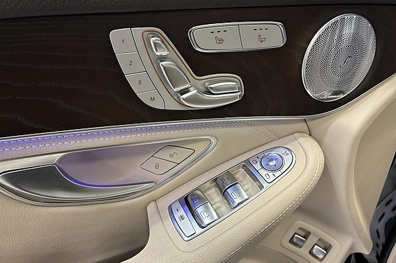 Mercedes-Benz GLC300 d 16 of 17