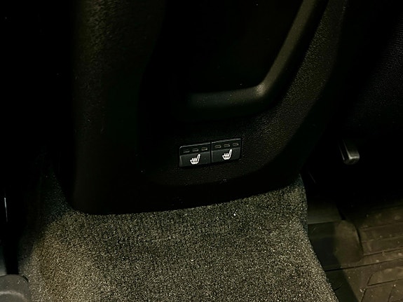Volvo V40 12 of 23