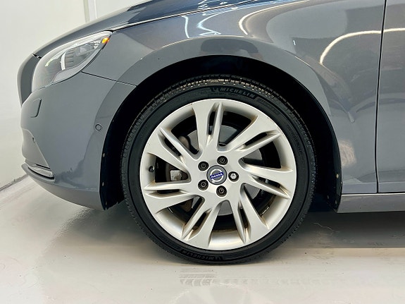 Volvo V40 6 of 23