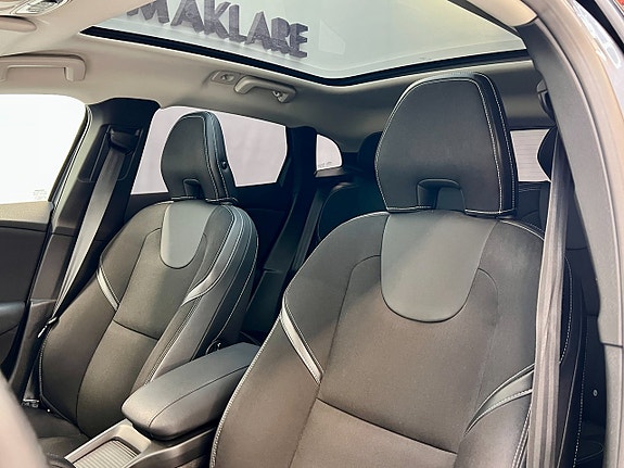 Volvo V40 8 of 23