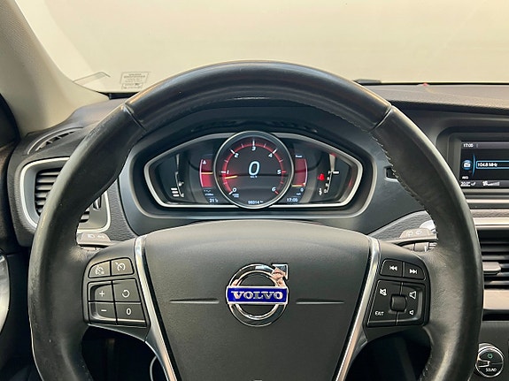 Volvo V40 16 of 23